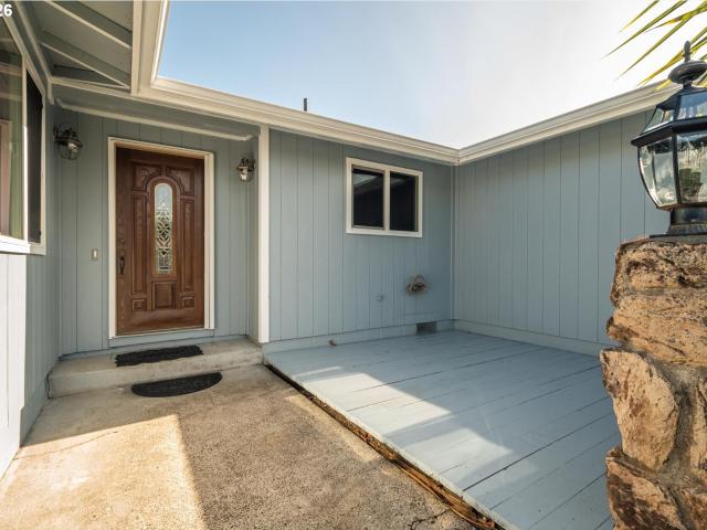 House for sale in Reedsport, Douglas County