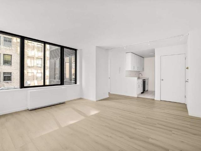 Condo for sale in Manhattan Community Board 5, New York