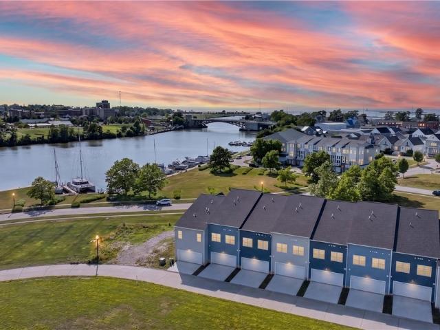 Townhouse for sale in Lorain, Ohio