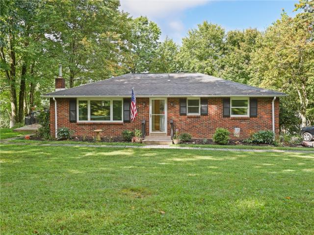 House for sale in Laughlintown, Pennsylvania