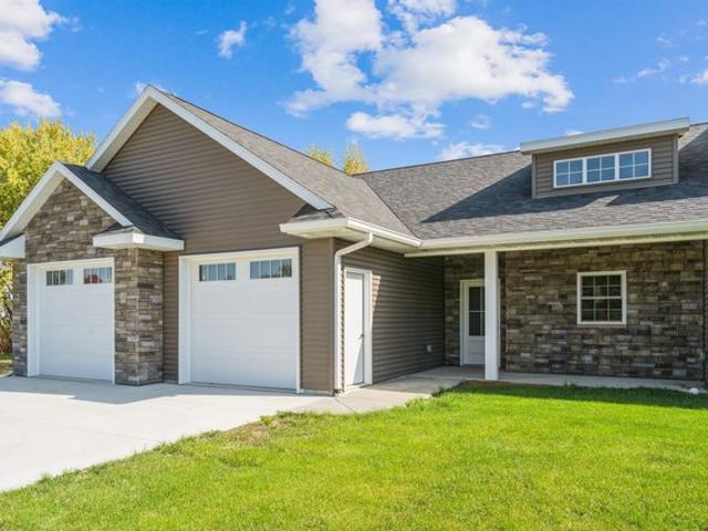 Condo for sale in Winthrop, Iowa