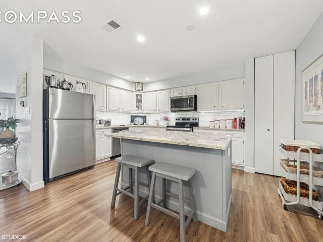 Condo for sale in Glen Ellyn