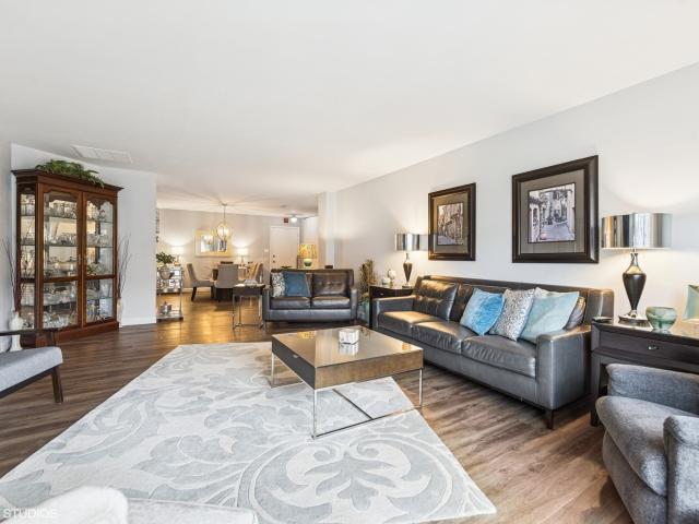 Condo for sale in Glen Ellyn
