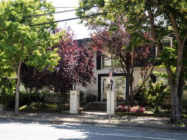 Condo for sale in Menlo Park