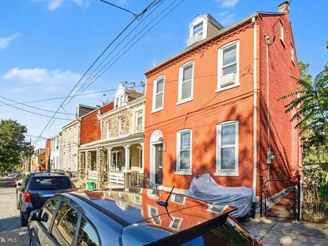 Townhouse for sale in Prospect Heights, Lancaster