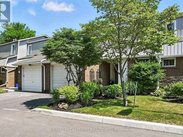 Townhouse for sale in Burlington