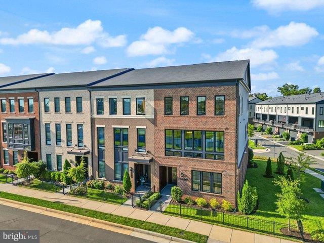 Townhouse for sale in Virginia