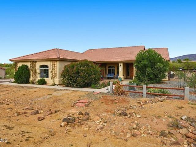 House for sale in New River, Arizona
