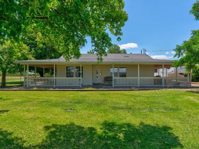 House for sale in Dos Palos, California