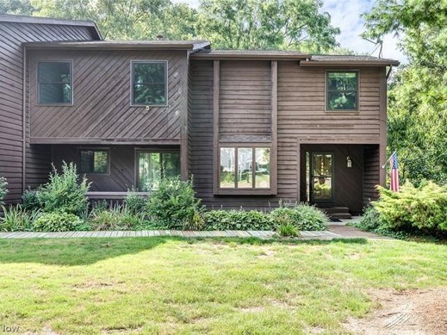 Condo for sale in Youngstown, Mahoning County