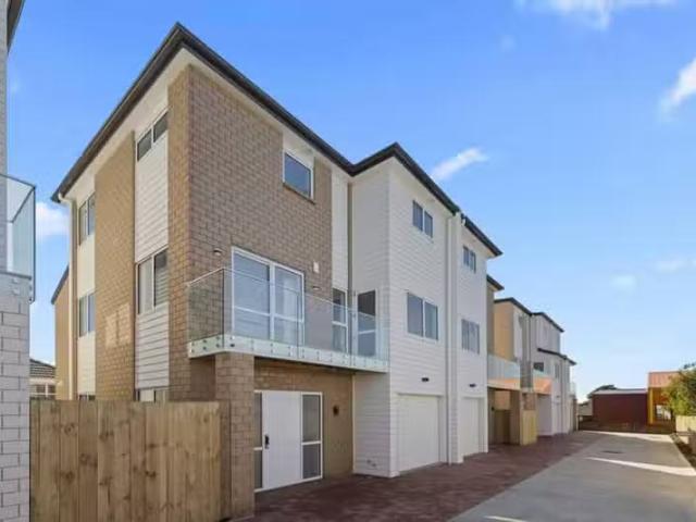 Apartment for sale in Howick, Oroua County