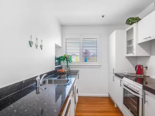 House for sale in Chaslands, Canterbury