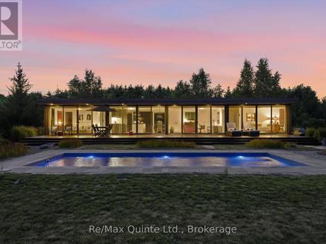 House for sale in Ontario