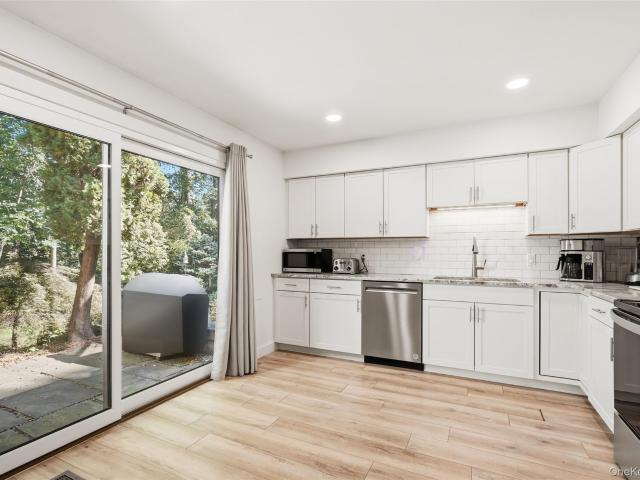 Condo for sale in Amawalk, New York