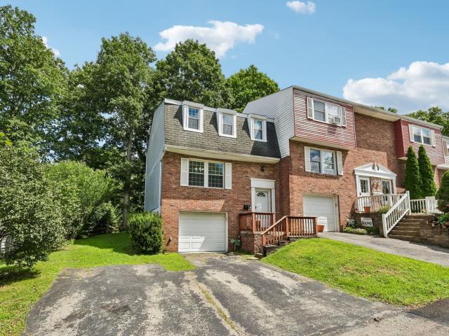 Townhouse for sale in Strabane, Pennsylvania