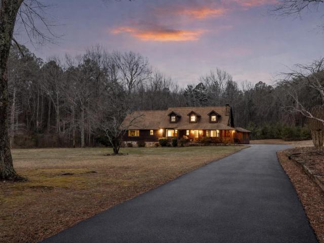 House for sale in Menlo, Georgia