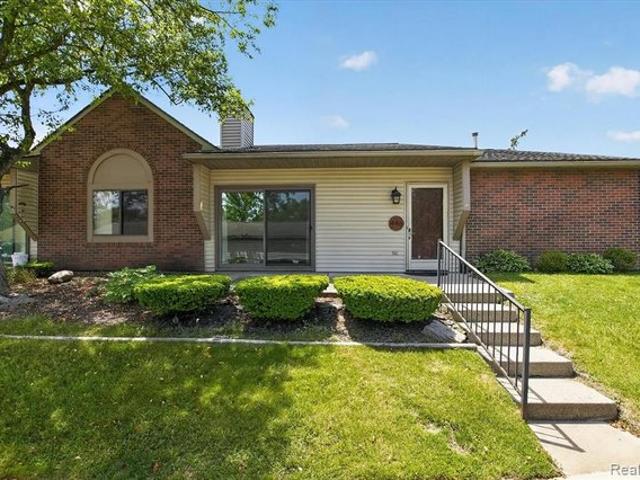 Condo for sale in Brighton, Michigan