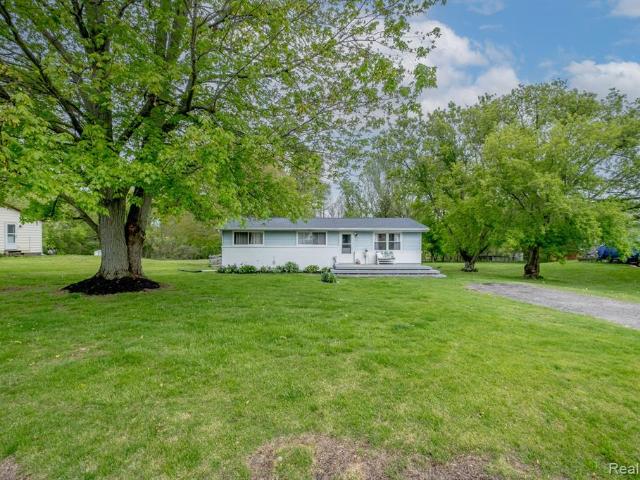 House for sale in Columbiaville