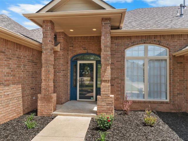 House for sale in Shawnee, Pottawatomie County