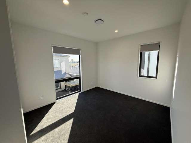 Townhouse for rent in Canterbury