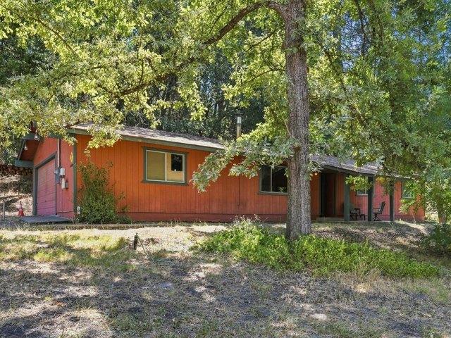 House for sale in Oakhurst, California