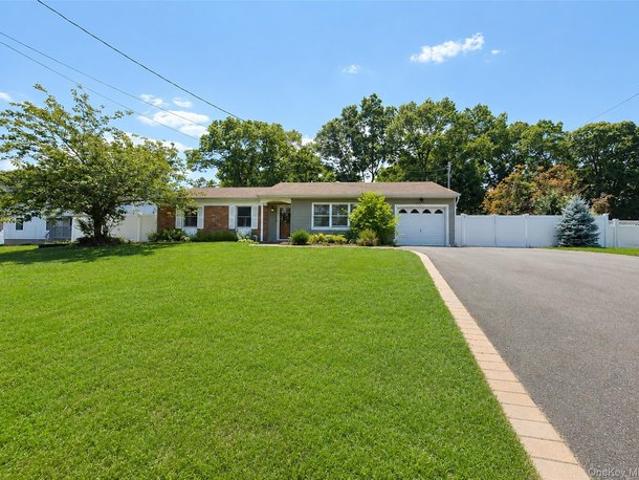 House for sale in Bohemia, New York