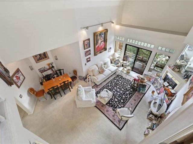 Room for rent in Sherman Oaks Neighborhood Council District, Canoga Park