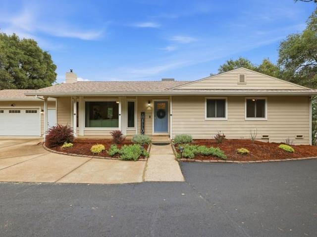 House for sale in Diamond Springs, California