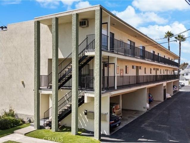 House for sale in La Canada Flintridge, California