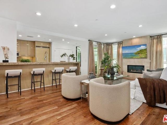 Condo for sale in Beverly Hills, California