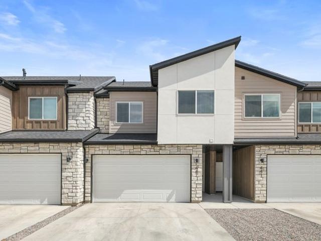 Townhouse for sale in Cache, Utah
