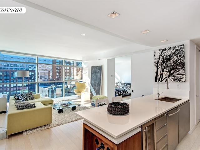 Condo for sale in Arverne, New York