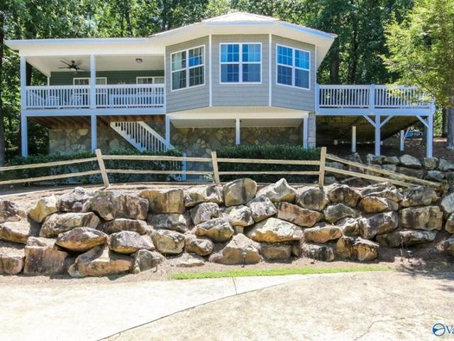 House for sale in Leesburg, Alabama