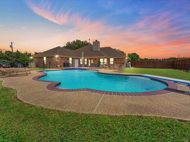 House for sale in Farmersville, Texas