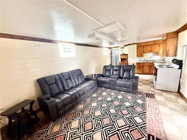 House for sale in Hillsville, Pennsylvania