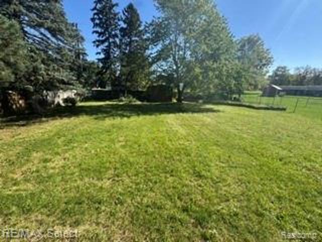 House for sale in Van Slyke Manor, Flint