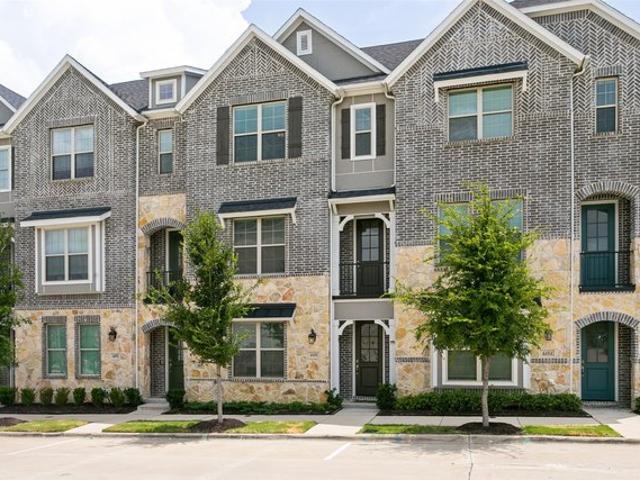 Townhouse for sale in Denton, Texas