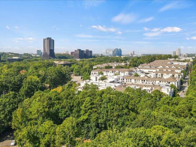 House for sale in Dunwoody, DeKalb County