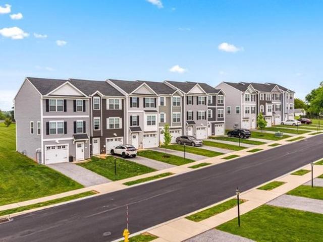 Townhouse for sale in Red Lion, Pennsylvania