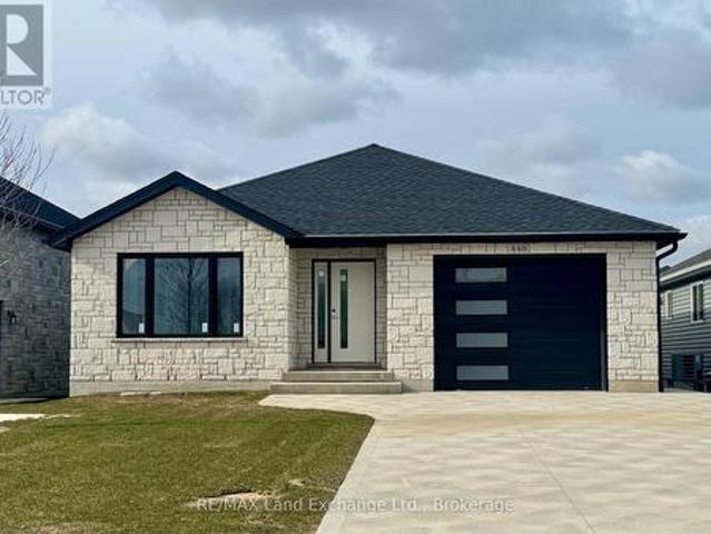 House for sale in Saugeen Shores, Ontario