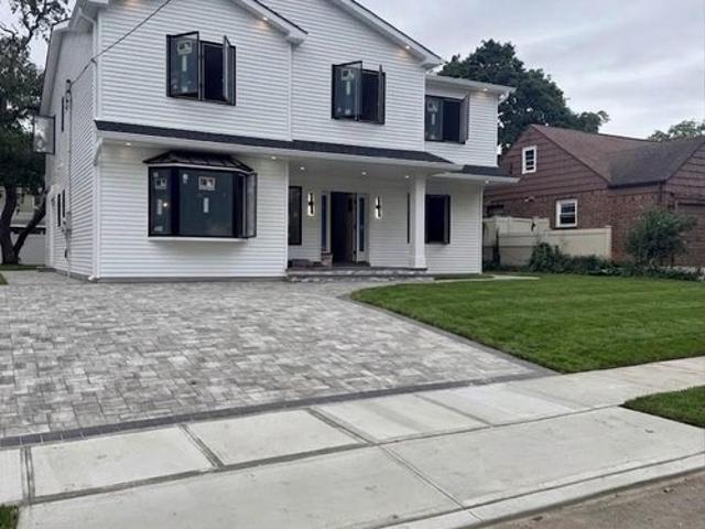 House for sale in Hempstead Gardens, West Hempstead