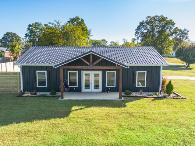 House for sale in DePriest Bend, Lobelville