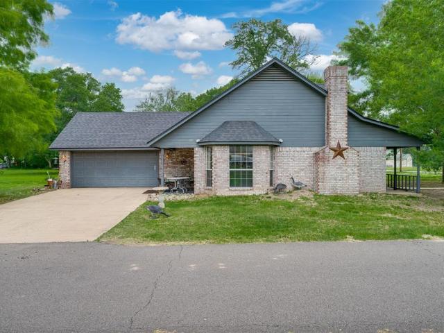 House for sale in Bogata, Texas