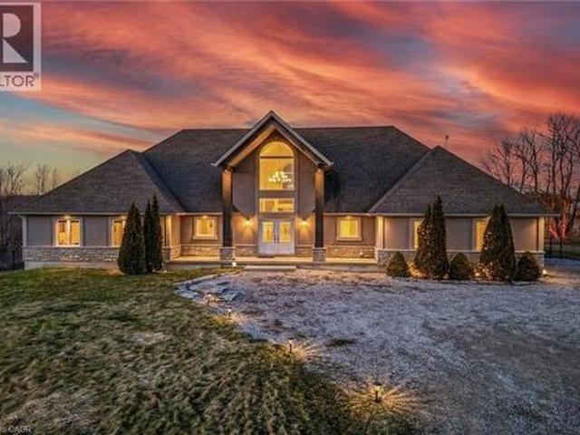 House for sale in Ontario