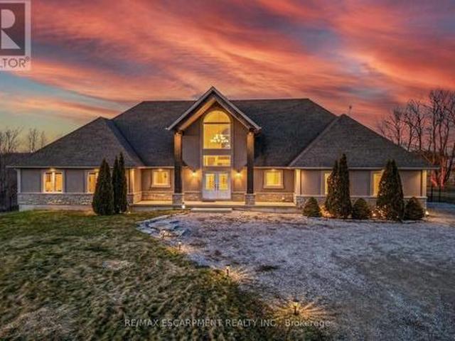 House for sale in Ontario
