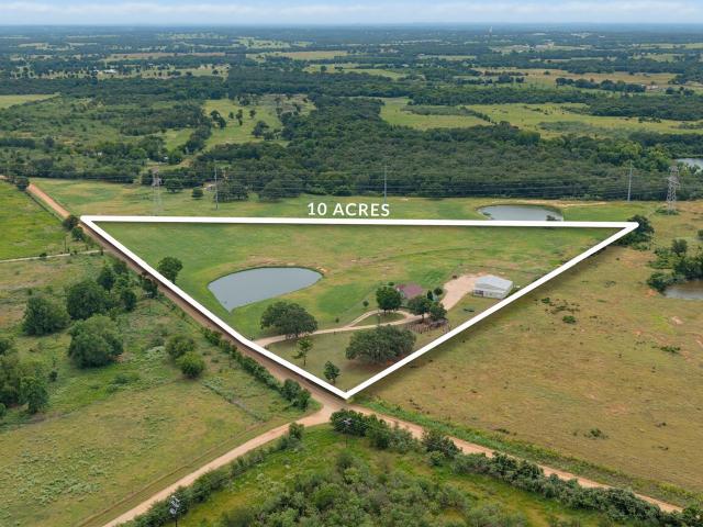 House for sale in Milam, Texas