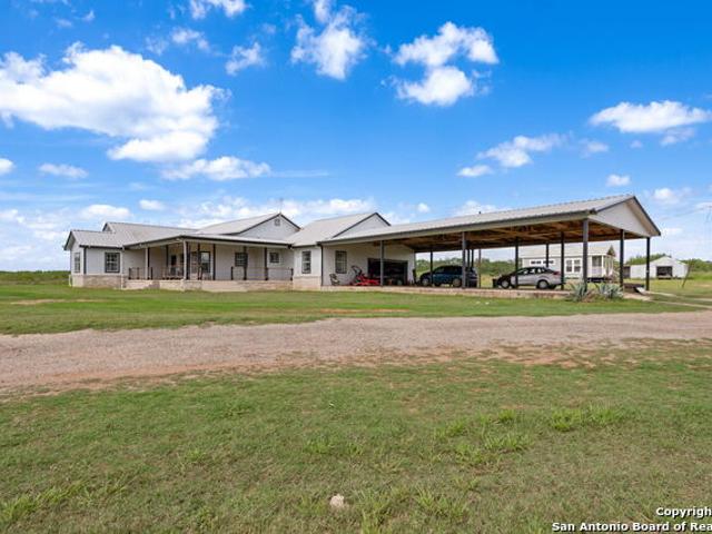 House for sale in Jourdanton, Texas