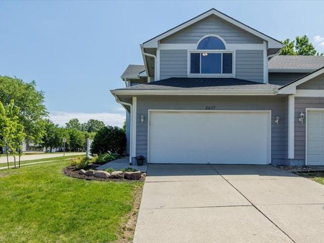 Townhouse for sale in Urbandale, Iowa