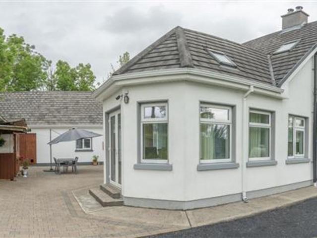Detached House for sale in Tuam, Connacht