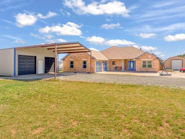 House for sale in Taylor, Texas